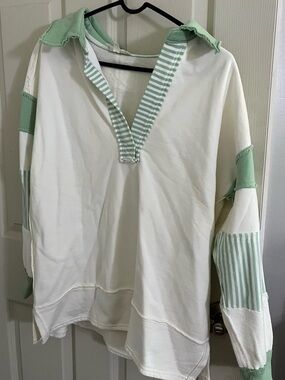 Striped Trim Hooded Pullover in Mint and White